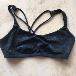 Lululemon athletica free to be bra size 8